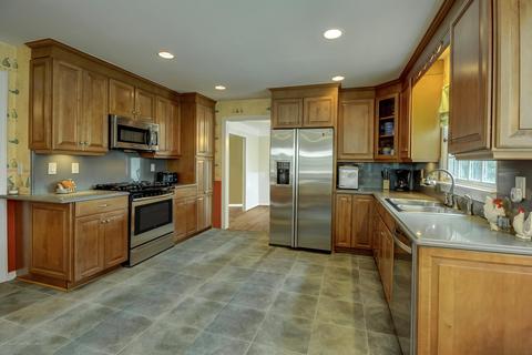 19 Algonquin Rd, Holmdel, NJ 07733 photo 8