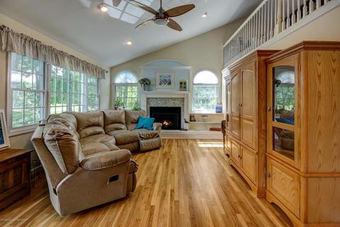 19 Algonquin Rd, Holmdel, NJ 07733 photo 11