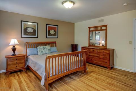 19 Algonquin Rd, Holmdel, NJ 07733 photo 16