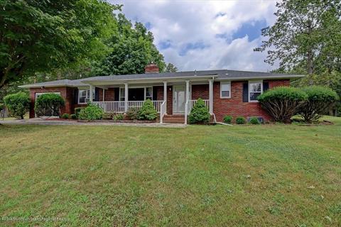 38 Vanderveer Rd, Freehold, NJ 07728 photo 4