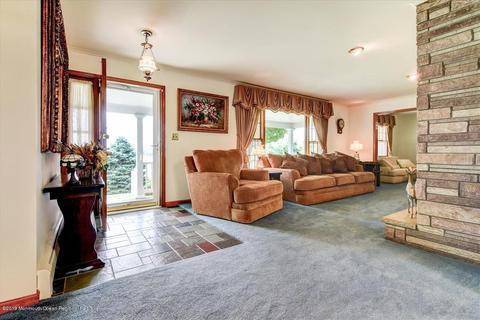 38 Vanderveer Rd, Freehold, NJ 07728 photo 12