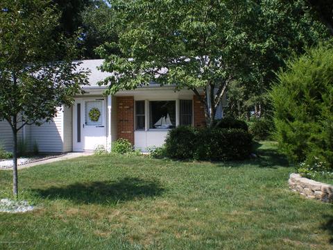 13 Eric Ct, Brick, NJ 08723 photo 2