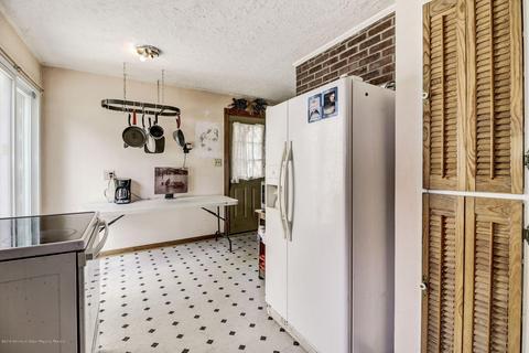 2 Taylor Rd, Matawan, NJ 07747 photo 14
