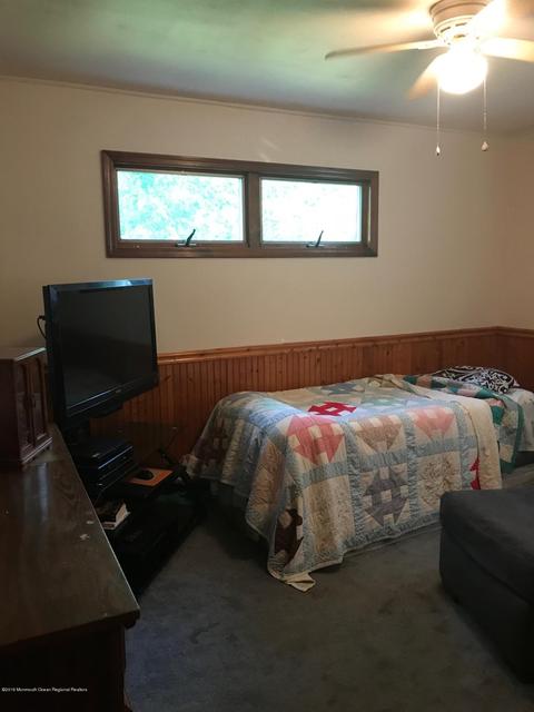 2 Taylor Rd, Matawan, NJ 07747 photo 11