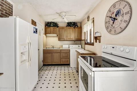 2 Taylor Rd, Matawan, NJ 07747 photo 3
