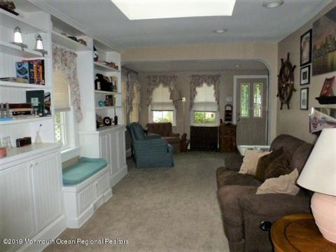 8 Cedar St, Matawan, NJ 07747 photo 3