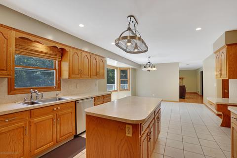 20 Pine Dr, Millstone, NJ 08535 photo 22