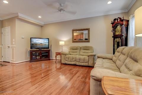 304 Joyce Ct, Brick, NJ 08724 photo 6