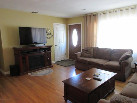 512 Jackson Ave, Brick, NJ 08723 photo 5