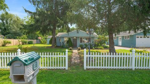 35 Maple St, Waretown, NJ 08758 photo 1