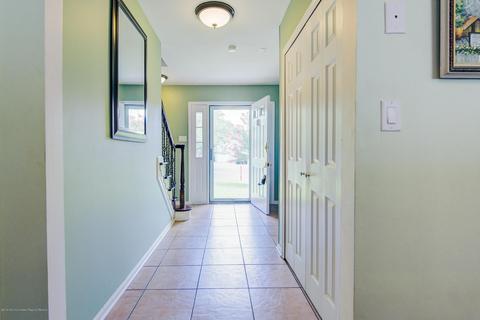 8 Eleanor Dr, Wrightstown, NJ 08562 photo 5