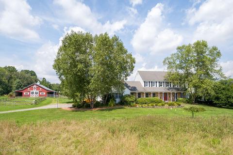 11 Coachman Dr, Hampton, NJ 08827 photo 2
