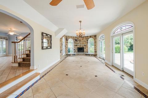 11 Coachman Dr, Hampton, NJ 08827 photo 9