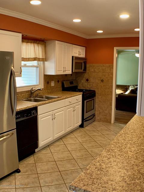 159 Pine Needle St, Howell, NJ 07731 photo 5