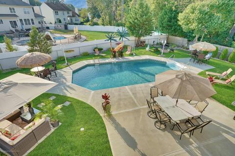 8 Kent Ct, Jackson, NJ 08527 photo 2