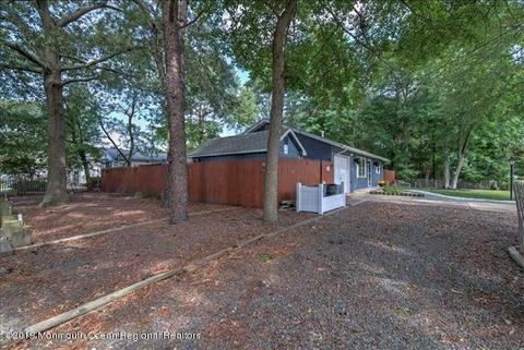 402 Conifer Dr, Forked River, NJ 08731 photo 3