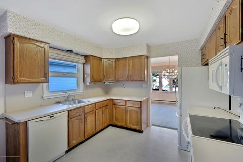 113 Meadowbrook Rd, Brick, NJ 08723 photo 11