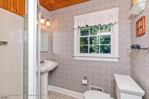 8 Ned Dr, Matawan, NJ 07747 photo 6