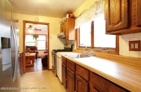 4 Union St, Matawan, NJ 07747 photo 3