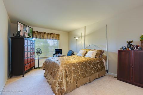52 Wlodarczyk Pl, Parlin, NJ 08859 photo 15