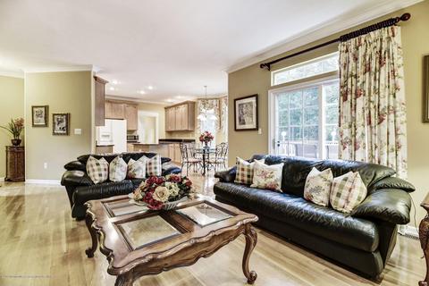 5 Hampton Ct, Matawan, NJ 07747 photo 10