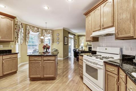 5 Hampton Ct, Matawan, NJ 07747 photo 12