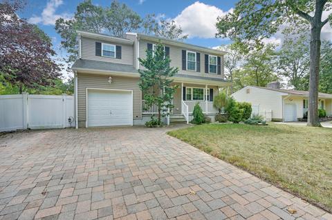 943 Gloucester Ave, Brick, NJ 08723 photo 5