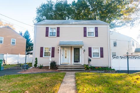93 Macarthur Dr, Edison, NJ 08837 photo 1