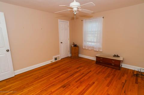 93 Macarthur Dr, Edison, NJ 08837 photo 17
