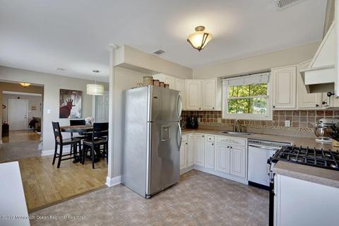 77 Holly Dr, Waretown, NJ 08758 photo 20