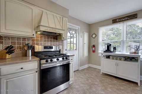 77 Holly Dr, Waretown, NJ 08758 photo 25