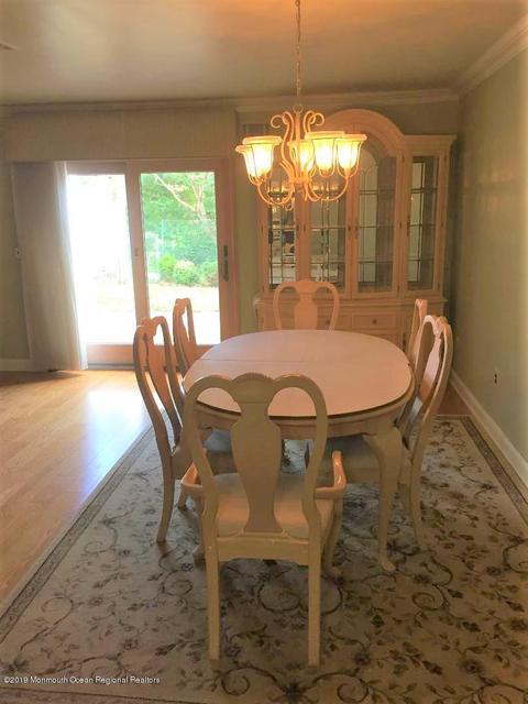 21 Knoll Ct, Matawan, NJ 07747 photo 10