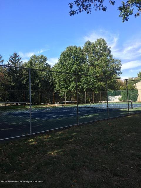 21 Knoll Ct, Matawan, NJ 07747 photo 25