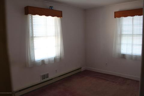 161 Old Rd, Sewaren, NJ 07077 photo 8