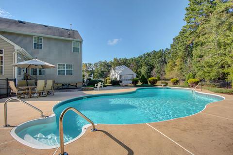 7 Sparrow Ct, Jackson, NJ 08527 photo 5