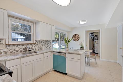 16 Kiwi Loop, Howell, NJ 07731 photo 9