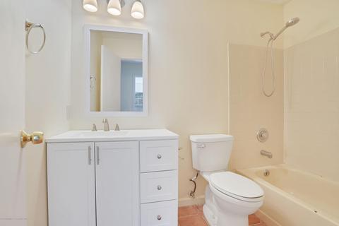 16 Kiwi Loop, Howell, NJ 07731 photo 11