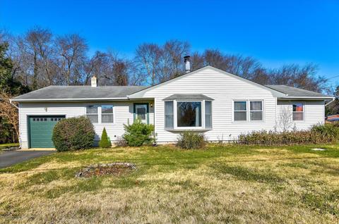 45 Roberta Dr, Howell, NJ 07731 photo 1