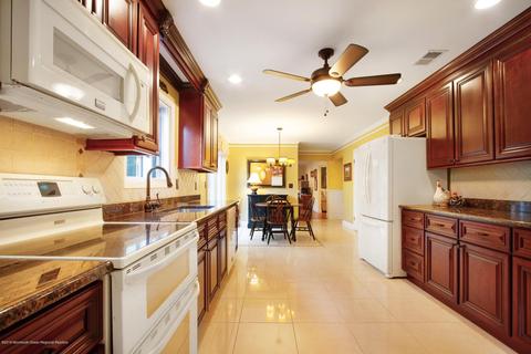 5 Seven Oaks Dr, Holmdel, NJ 07733 photo 10