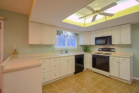 9 Norwick Dr, Forked River, NJ 08731 photo 4