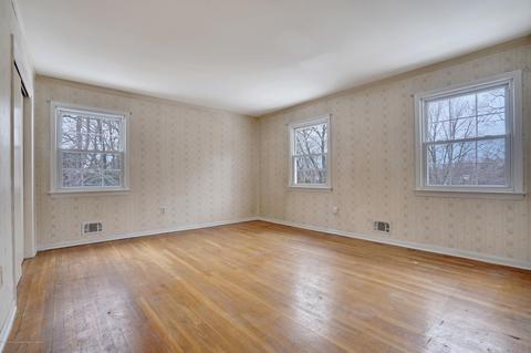 132 Woodgate Rd, Middletown, NJ 07748 photo 16