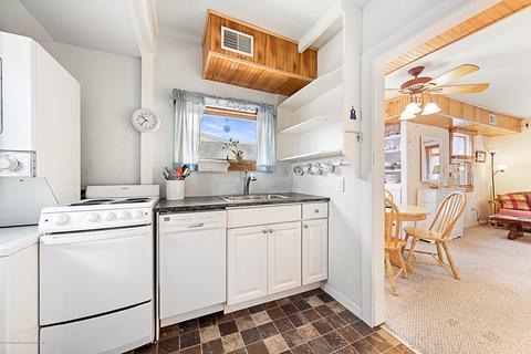 111 E 27th St, Ship Bottom, NJ 08008 photo 9