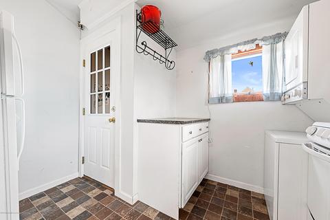 111 E 27th St, Ship Bottom, NJ 08008 photo 10