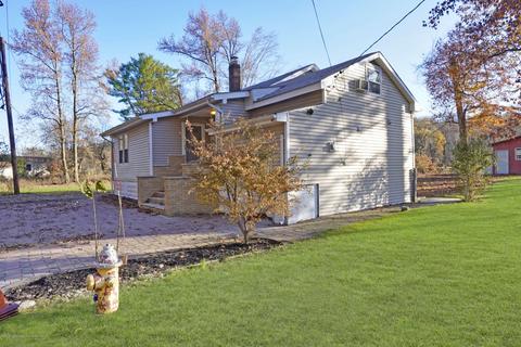 271 Riverlawn Dr, Wayne, NJ 07470 photo 2