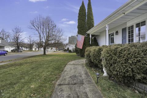 8 Tom Gray Ct, Forked River, NJ 08731 photo 4