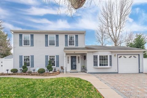 11 Kiwi Loop, Howell, NJ 07731 photo 1