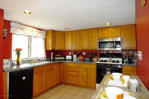 648 Windsor Rd, Brick, NJ 08723 photo 8