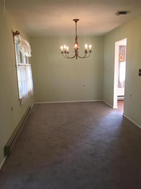 25 Lamb Rd, Brick, NJ 08724 photo 4