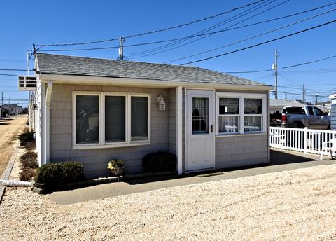 26 E Pompano Way, Lavallette, NJ 08735 photo 1