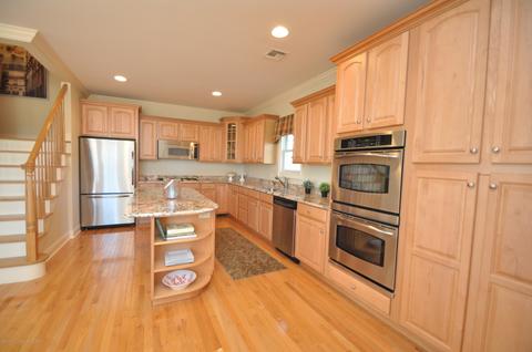 707 Wainwright Pl, Brielle, NJ 08730 photo 4